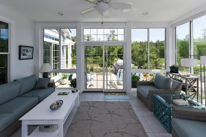 Fully furnished sunroom