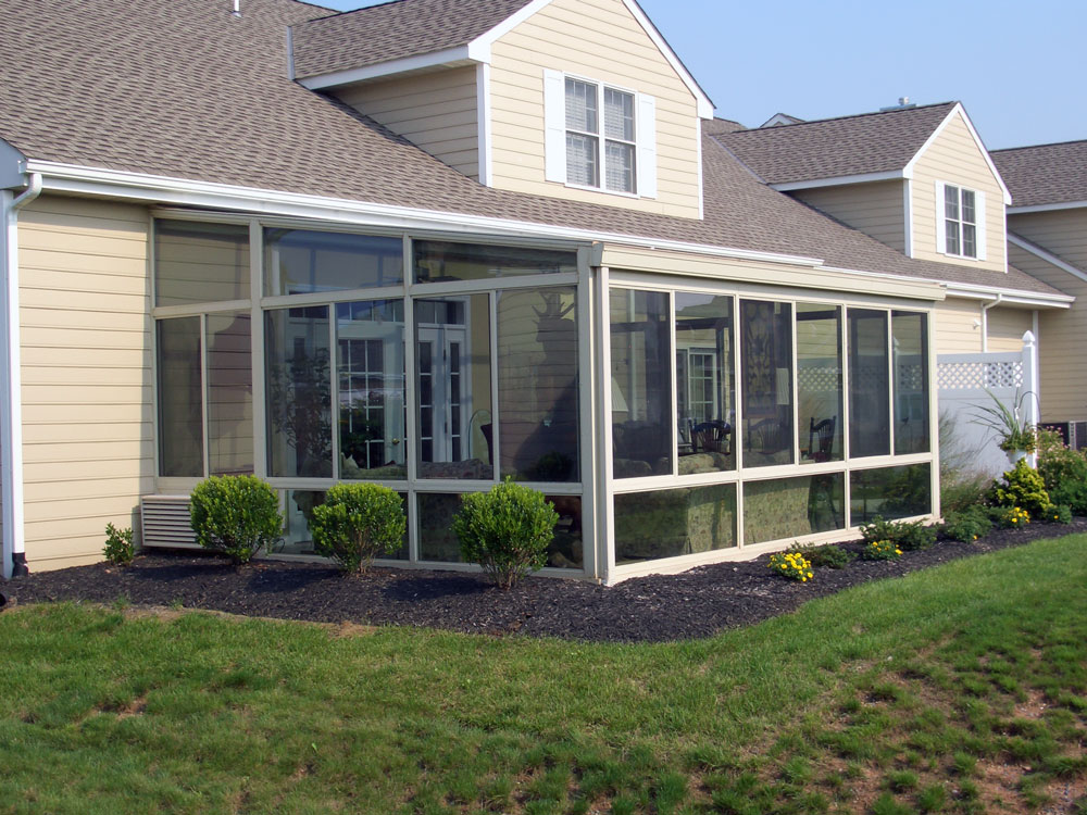 Straight roof sunroom